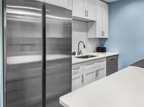 2027 Cass St in Sarasota, FL - Building Photo - Building Photo