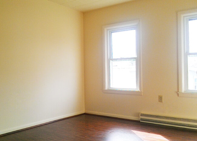 365 1/2 St Paul in Burlington, VT - Foto de edificio - Building Photo