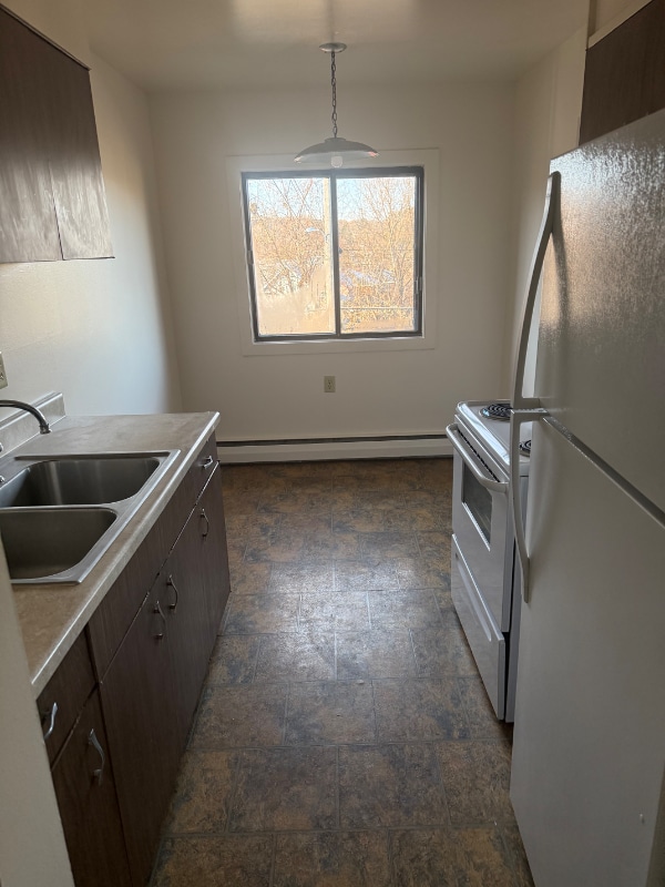 property at 729 Oakdale Ave