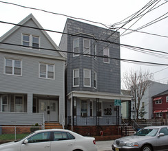 44 W 15th St in Bayonne, NJ - Building Photo - Building Photo