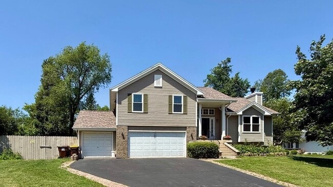 property at 2173 Ivanelle Rd