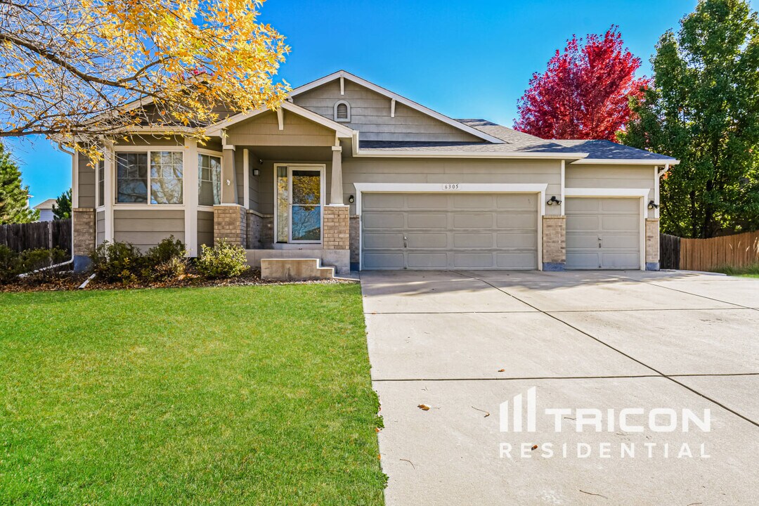 6305 Clayton St in Frederick, CO - Foto de edificio