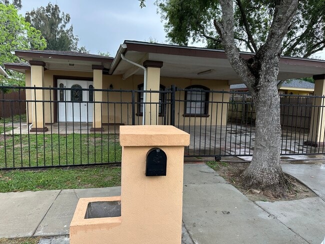 property at 744 Avenida de la Plata