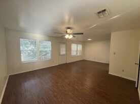 1002 Sagewood Trail in San Marcos, TX - Building Photo