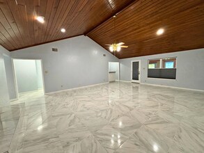 6318 Firestone Pkwy in San Antonio, TX - Building Photo - Building Photo