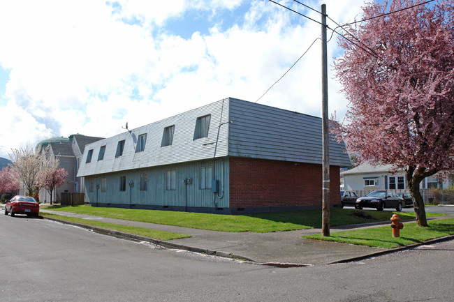 8040 N Ivanhoe St in Portland, OR - Foto de edificio - Building Photo