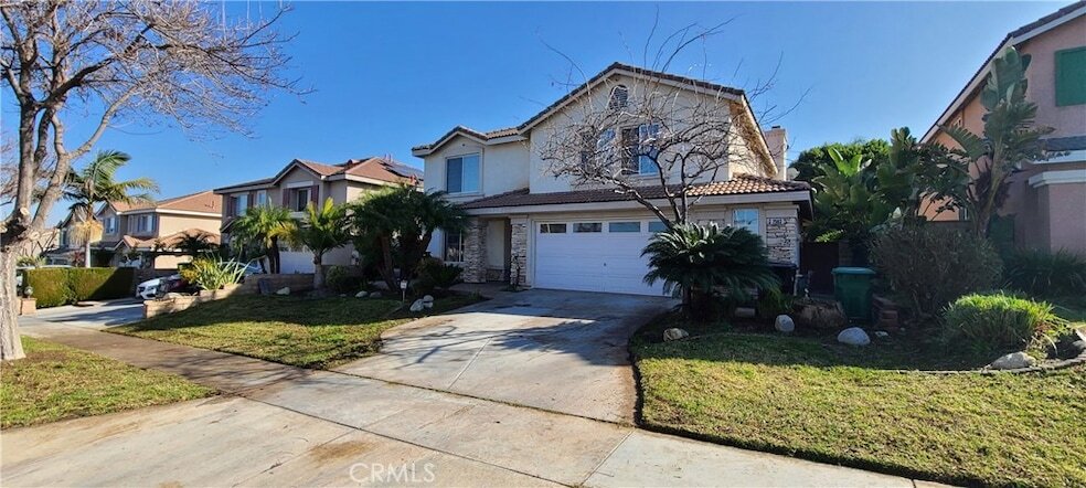 2563 Gilbert Ave in Corona, CA - Building Photo