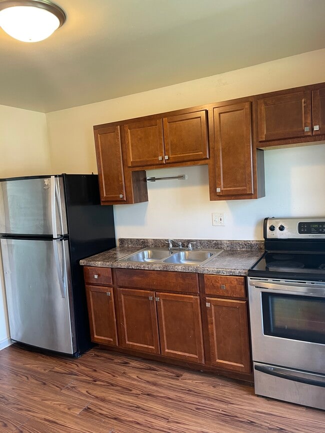 5615 W Wisconsin Ave, Unit Upper Unit #3