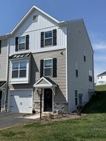211 Magnolia Ln in State College, PA - Building Photo