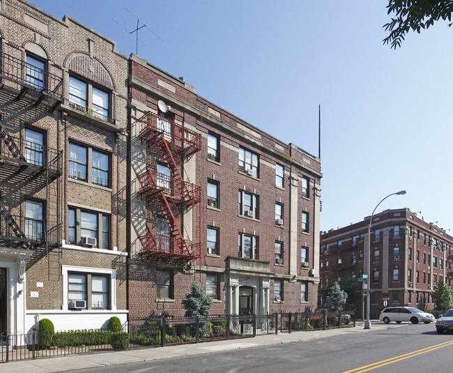 600 Foster Ave in Brooklyn, NY - Foto de edificio - Building Photo