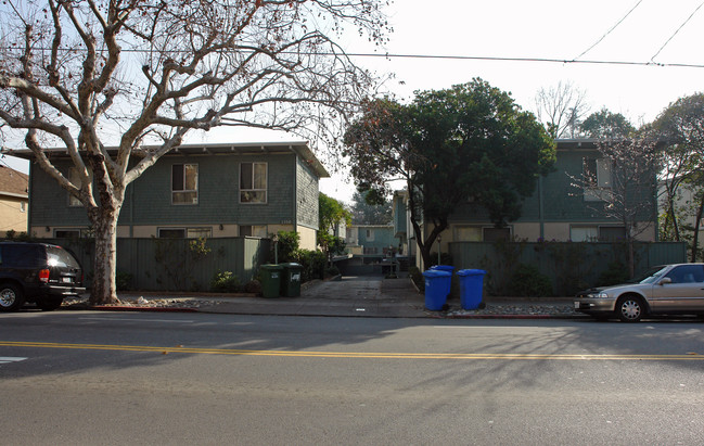 1350 Lincoln Ave in San Rafael, CA - Foto de edificio - Building Photo