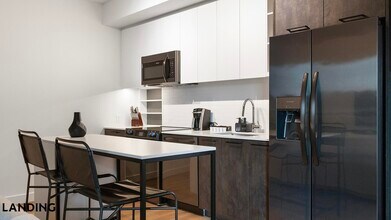 632 Howard Rd SE in Washington, DC - Foto de edificio - Building Photo