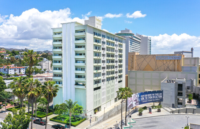 The Madison in Los Angeles, CA - Building Photo - Building Photo