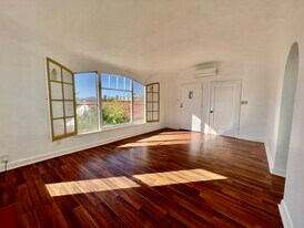 1306 Montana St, Unit 1306.5 in Los Angeles, CA - Building Photo