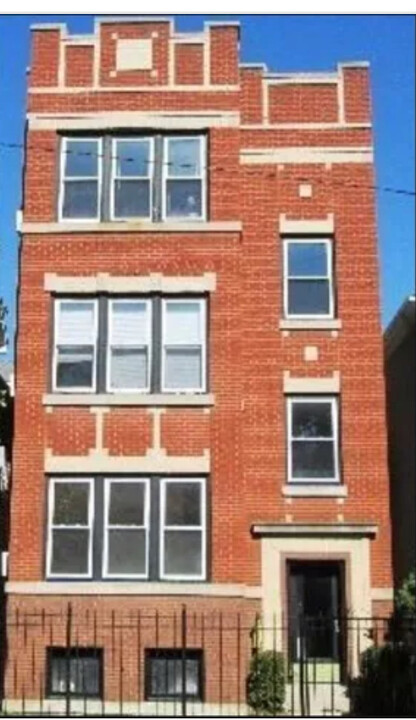 1340 W Byron St in Chicago, IL - Foto de edificio