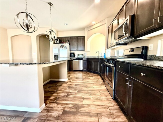5841 Azzura Palms Ave in Las Vegas, NV - Building Photo - Building Photo