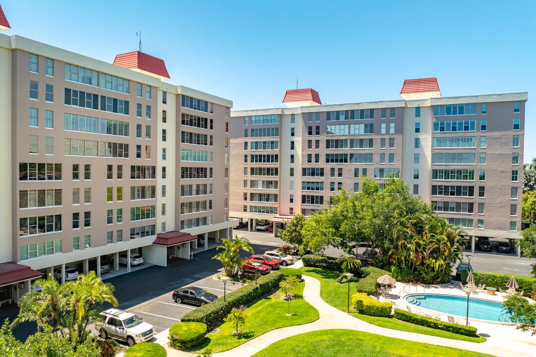 Howell Park Condominiums in Tampa, FL - Foto de edificio