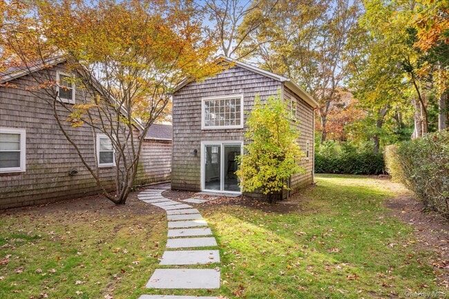 17 N Bishop Ln in Southampton, NY - Building Photo - Building Photo