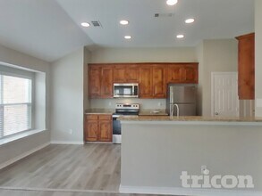 437 Creek Bend Dr in Saginaw, TX - Building Photo - Building Photo