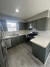 9911 Parkview Ave in Kansas City, KS - Building Photo - Building Photo