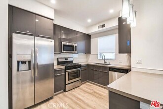 14822 Magnolia Blvd in Los Angeles, CA - Building Photo - Building Photo