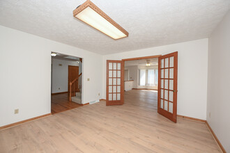 4367 Bunker Ln in Stow, OH - Building Photo - Building Photo