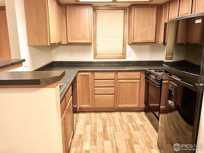 2802 Sundown Ln, Unit 103 in Boulder, CO - Building Photo - Building Photo