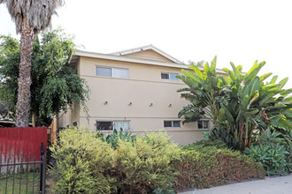 Casa Grande Apartments in Anaheim, CA - Building Photo - Building Photo