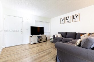 8500 SW 133rd Avenue Rd in Miami, FL - Building Photo - Building Photo