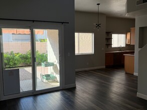 8105 W Beck Ln in Peoria, AZ - Building Photo - Building Photo