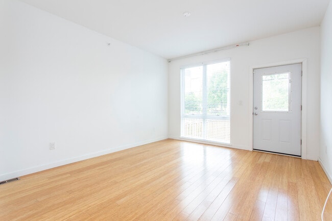 1519 Ogden St, Unit 1 in Philadelphia, PA - Foto de edificio - Building Photo