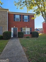 7712 Autry Cir in Douglasville, GA - Building Photo