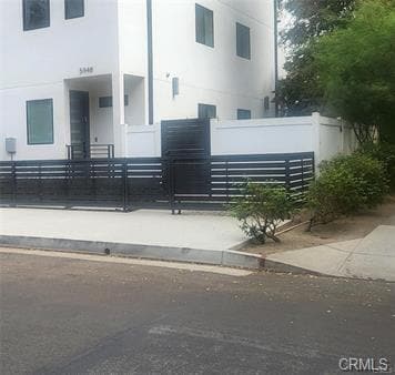 5948 Cantaloupe Ave in Los Angeles, CA - Building Photo - Building Photo
