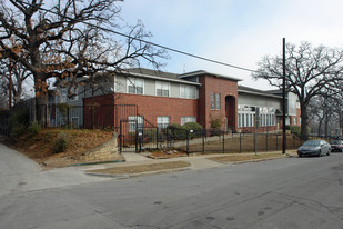 717 Comal St Apartments