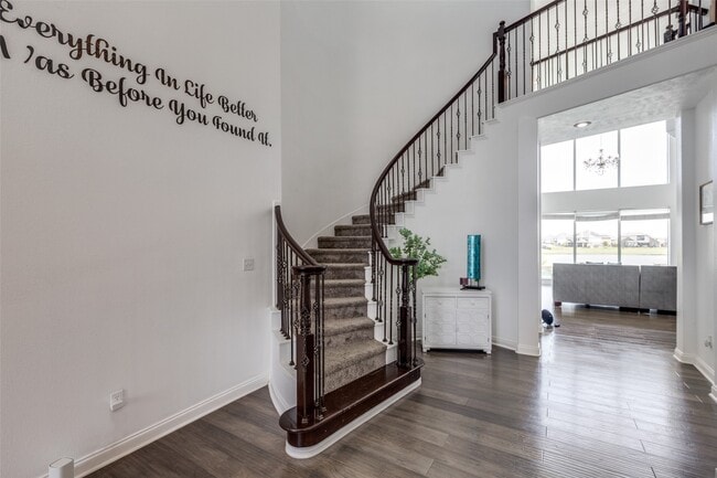 property at 8 Cypress Point Ct