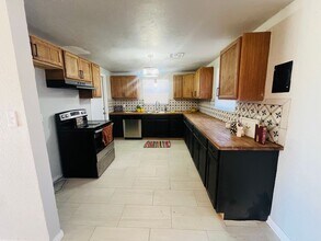 2324 SW 47th St in Oklahoma City, OK - Building Photo - Building Photo