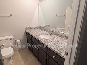 906 Javan Way in Suisun City, CA - Building Photo - Building Photo