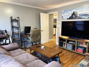 20 Bremen St, Unit 1 in Boston, MA - Building Photo - Building Photo
