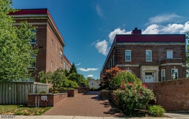 property at 519 Trinity Pl