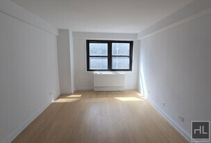East 39th Street in New York, NY - Building Photo