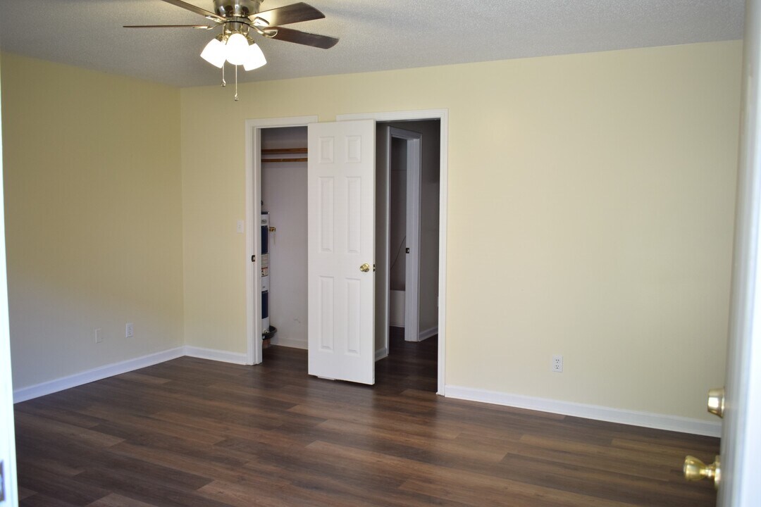 100 Ballygar St in Clarksville, TN - Building Photo