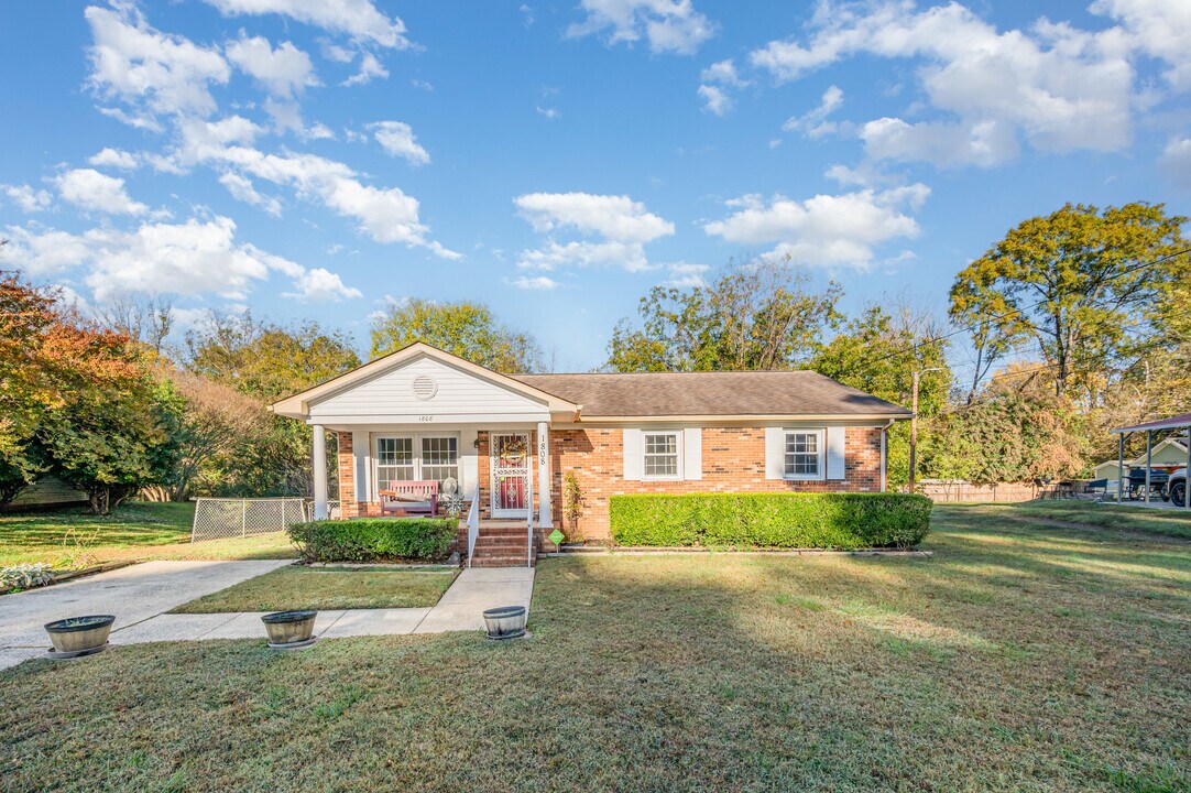 1808 Majestic Dr in Durham, NC - Building Photo