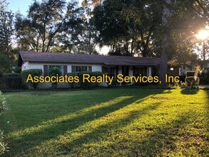 3315 NW 45th Ave in Gainesville, FL - Foto de edificio - Building Photo