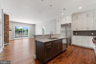 310 Frederick St-Unit -401 in Fredericksburg, VA - Building Photo - Building Photo