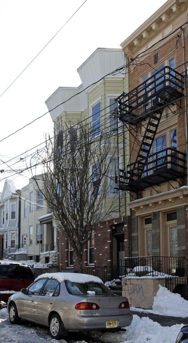 25 Thorne St in Jersey City, NJ - Building Photo - Building Photo