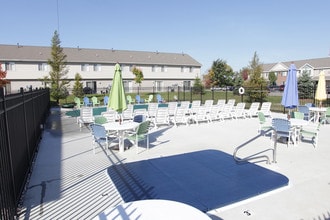 Campus View Apartments in Allendale, MI - Foto de edificio - Building Photo