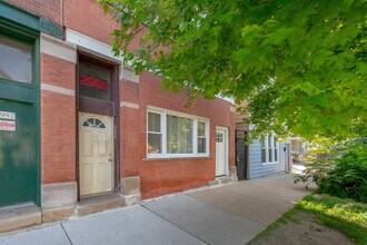 2955 N Spaulding Ave in Chicago, IL - Building Photo - Building Photo