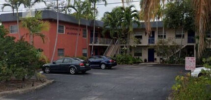 75 SW 10th St in Fort Lauderdale, FL - Foto de edificio - Building Photo