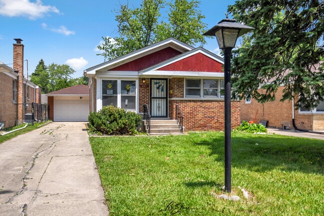 property at 421 W 16th St