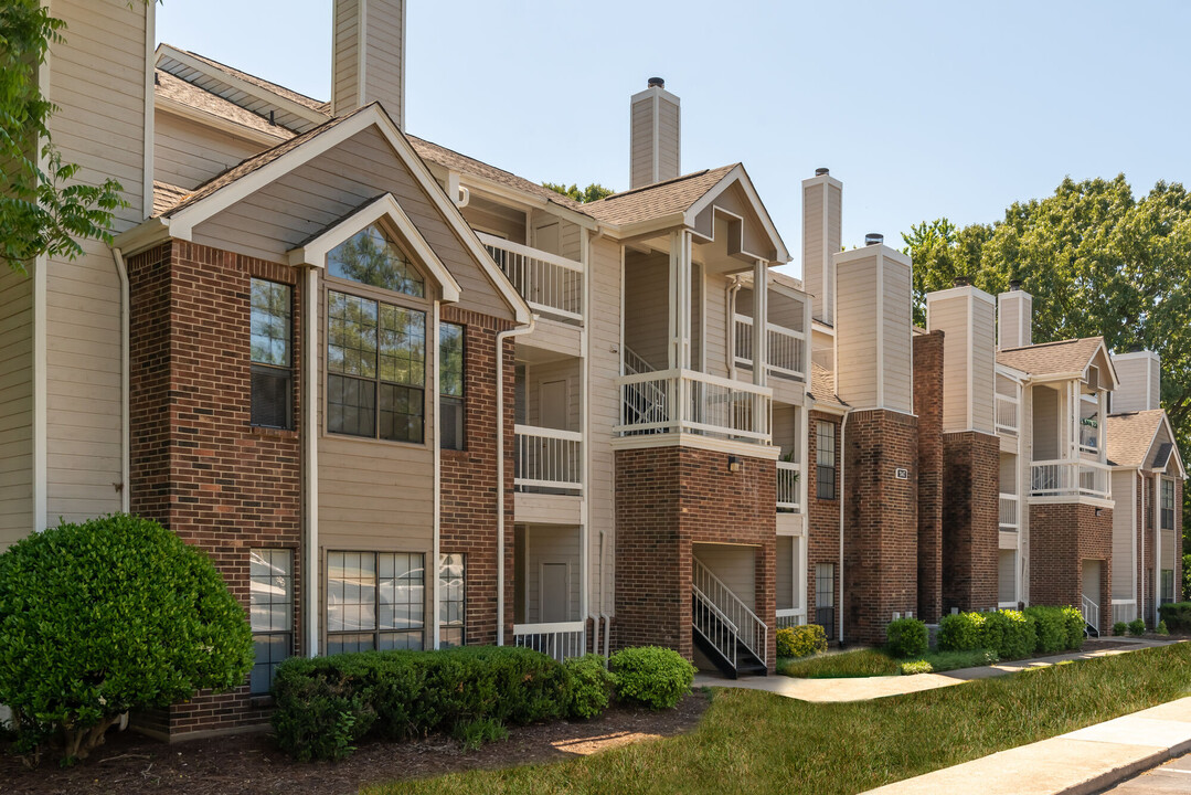 Oak City Apartments in Raleigh, NC - Foto de edificio